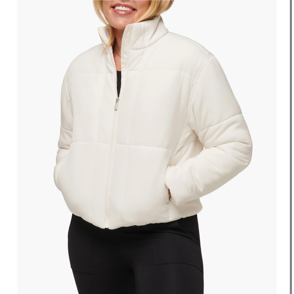 Mont Blanc Puff Jacket TravisMathew - Picture 12 of 14